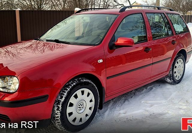 Красный Фольксваген Гольф, объемом двигателя 1.6 л и пробегом 196 тыс. км за 5000 $, фото 1 на Automoto.ua