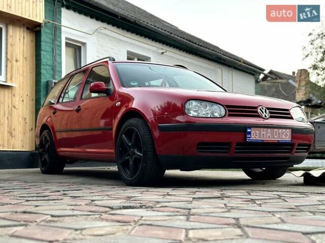 Красный Фольксваген Гольф, объемом двигателя 1.6 л и пробегом 187 тыс. км за 5300 $, фото 1 на Automoto.ua