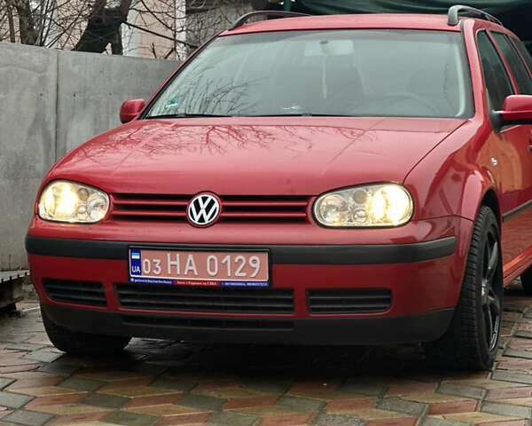 Красный Фольксваген Гольф, объемом двигателя 1.6 л и пробегом 187 тыс. км за 4450 $, фото 1 на Automoto.ua