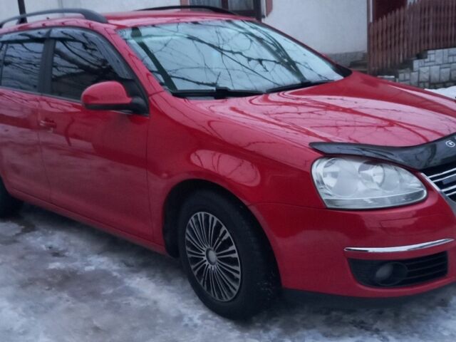 Красный Фольксваген Гольф, объемом двигателя 1.9 л и пробегом 305 тыс. км за 5999 $, фото 1 на Automoto.ua