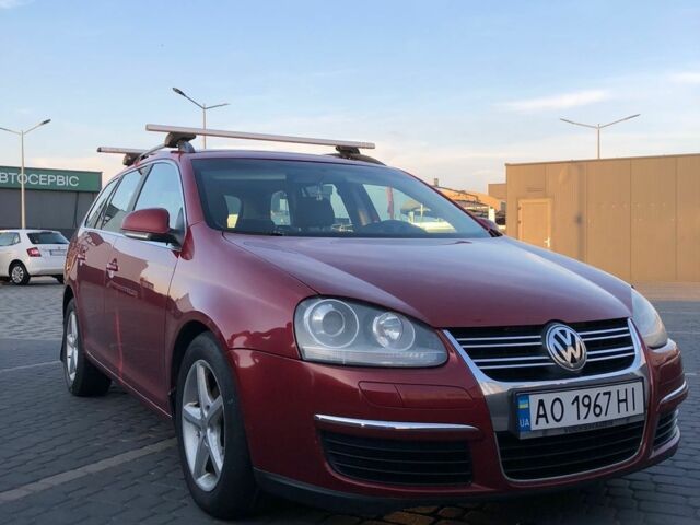 Красный Фольксваген Гольф, объемом двигателя 2 л и пробегом 230 тыс. км за 5600 $, фото 1 на Automoto.ua