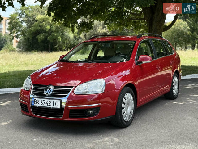 Червоний Фольксваген Гольф, об'ємом двигуна 1.6 л та пробігом 297 тис. км за 5999 $, фото 1 на Automoto.ua