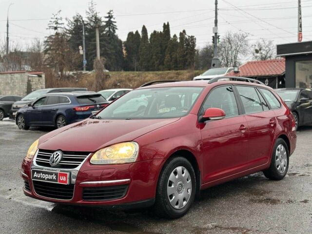 Красный Фольксваген Гольф, объемом двигателя 1.4 л и пробегом 166 тыс. км за 5790 $, фото 1 на Automoto.ua