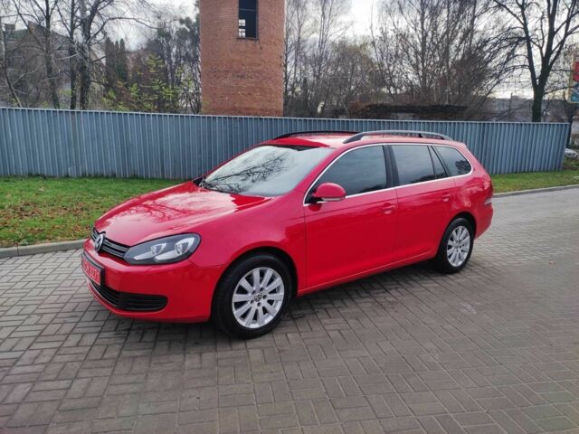 Красный Фольксваген Гольф, объемом двигателя 1.4 л и пробегом 169 тыс. км за 7999 $, фото 1 на Automoto.ua