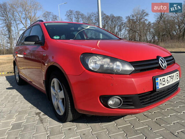 Красный Фольксваген Гольф, объемом двигателя 1.6 л и пробегом 365 тыс. км за 7000 $, фото 1 на Automoto.ua