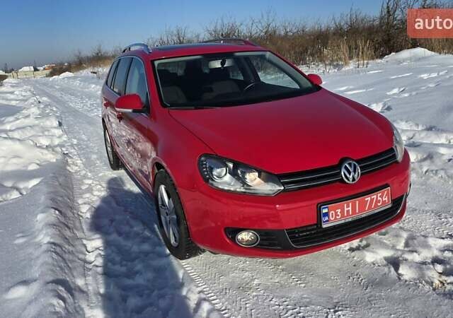 Красный Фольксваген Гольф, объемом двигателя 0 л и пробегом 206 тыс. км за 7800 $, фото 1 на Automoto.ua