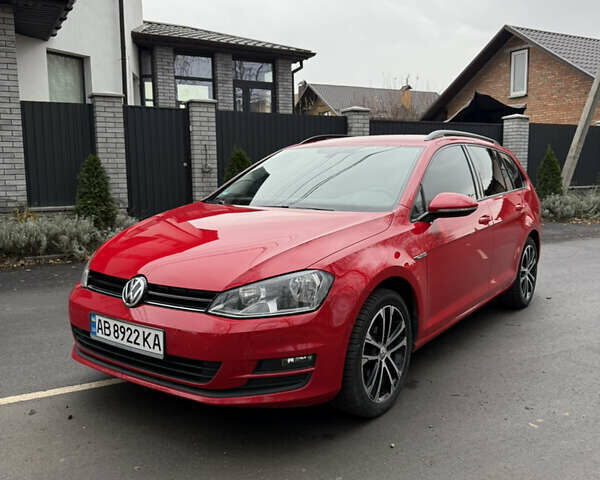 Красный Фольксваген Гольф, объемом двигателя 1.6 л и пробегом 233 тыс. км за 11500 $, фото 1 на Automoto.ua