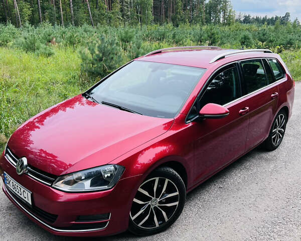 Красный Фольксваген Гольф, объемом двигателя 1.6 л и пробегом 293 тыс. км за 12100 $, фото 1 на Automoto.ua