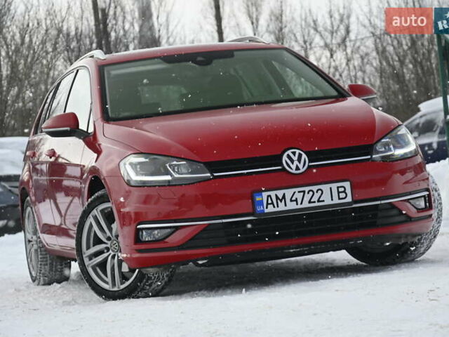 Красный Фольксваген Гольф, объемом двигателя 1.97 л и пробегом 245 тыс. км за 15150 $, фото 1 на Automoto.ua