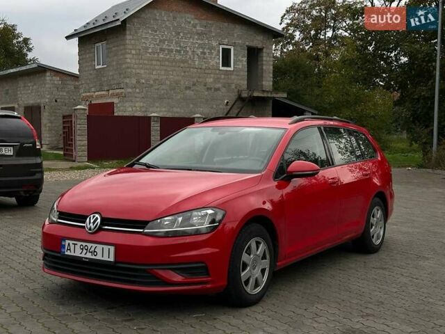 Красный Фольксваген Гольф, объемом двигателя 1.6 л и пробегом 233 тыс. км за 12700 $, фото 1 на Automoto.ua