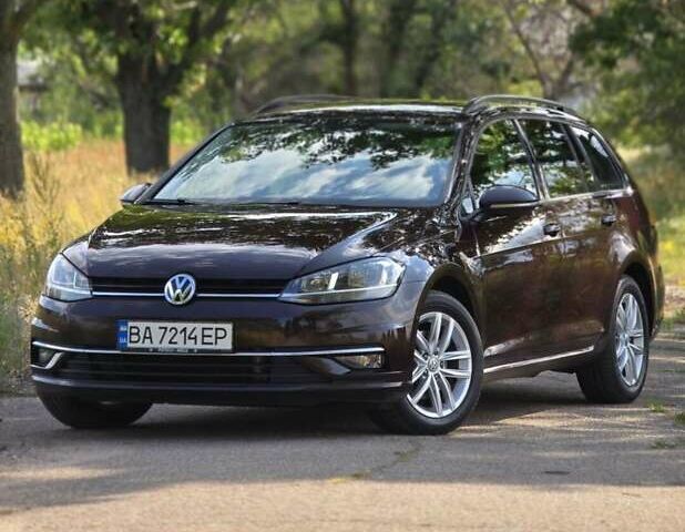 Красный Фольксваген Гольф, объемом двигателя 1.97 л и пробегом 248 тыс. км за 15900 $, фото 1 на Automoto.ua