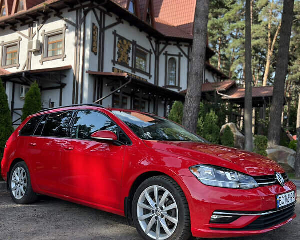 Красный Фольксваген Гольф, объемом двигателя 1.8 л и пробегом 111 тыс. км за 13200 $, фото 1 на Automoto.ua