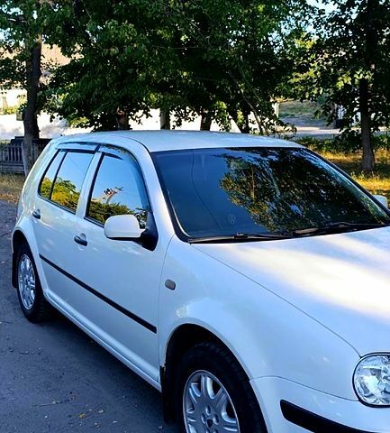 Фольксваген Гольф, объемом двигателя 1.3 л и пробегом 180 тыс. км за 4135 $, фото 1 на Automoto.ua