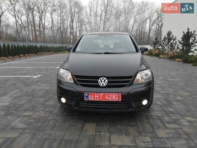 Фольксваген Гольф, объемом двигателя 1.6 л и пробегом 210 тыс. км за 4900 $, фото 1 на Automoto.ua