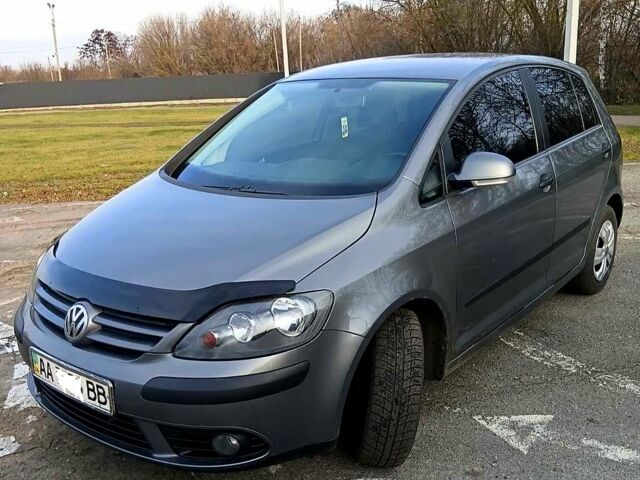 Фольксваген Гольф, объемом двигателя 1.6 л и пробегом 268 тыс. км за 5400 $, фото 1 на Automoto.ua