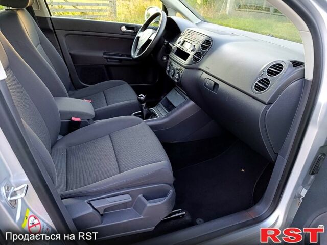 Фольксваген Гольф, объемом двигателя 1.6 л и пробегом 237 тыс. км за 6299 $, фото 1 на Automoto.ua