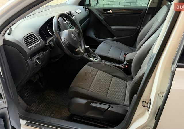 Фольксваген Гольф, объемом двигателя 1.6 л и пробегом 270 тыс. км за 13000 $, фото 1 на Automoto.ua