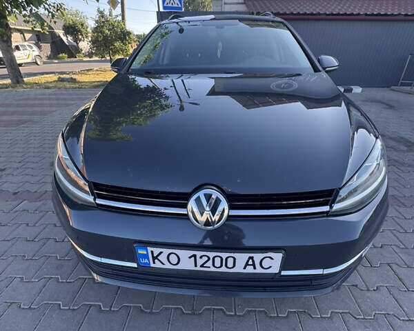 Фольксваген Гольф, объемом двигателя 1.6 л и пробегом 277 тыс. км за 12800 $, фото 1 на Automoto.ua