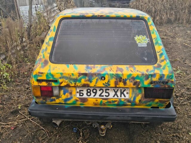 Жовтий Фольксваген Гольф, об'ємом двигуна 2 л та пробігом 400 тис. км за 500 $, фото 1 на Automoto.ua