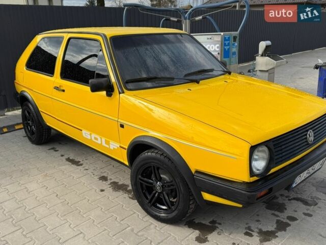 Жовтий Фольксваген Гольф, об'ємом двигуна 1.8 л та пробігом 300 тис. км за 2200 $, фото 1 на Automoto.ua