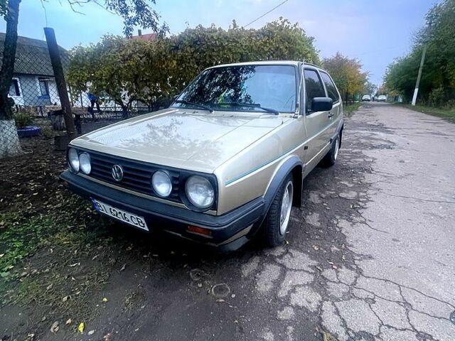 Жовтий Фольксваген Гольф, об'ємом двигуна 1.6 л та пробігом 0 тис. км за 1500 $, фото 1 на Automoto.ua