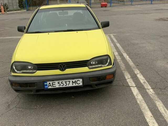 Жовтий Фольксваген Гольф, об'ємом двигуна 1.9 л та пробігом 215 тис. км за 1621 $, фото 1 на Automoto.ua