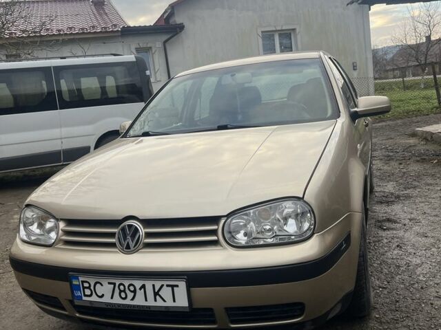 Желтый Фольксваген Гольф, объемом двигателя 1.4 л и пробегом 236 тыс. км за 5500 $, фото 1 на Automoto.ua