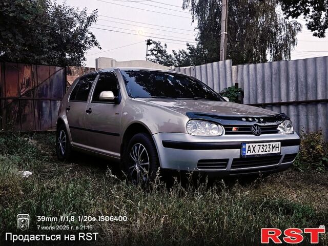 Желтый Фольксваген Гольф, объемом двигателя 1.4 л и пробегом 249 тыс. км за 2200 $, фото 1 на Automoto.ua