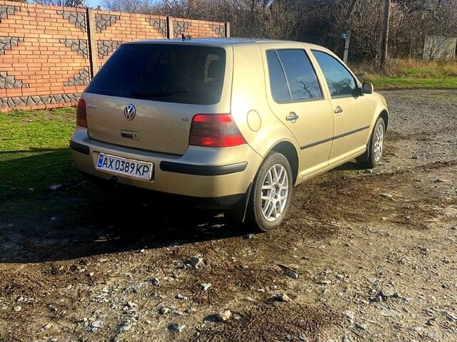 Желтый Фольксваген Гольф, объемом двигателя 1.6 л и пробегом 240 тыс. км за 4700 $, фото 1 на Automoto.ua
