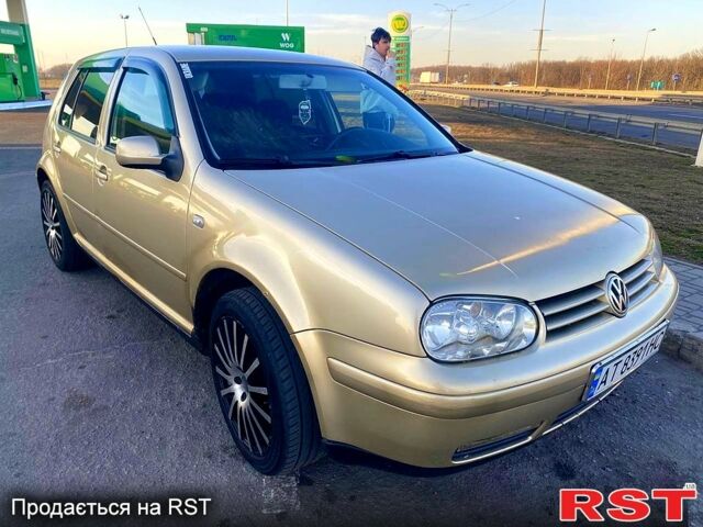 Желтый Фольксваген Гольф, объемом двигателя 1.4 л и пробегом 320 тыс. км за 3300 $, фото 1 на Automoto.ua