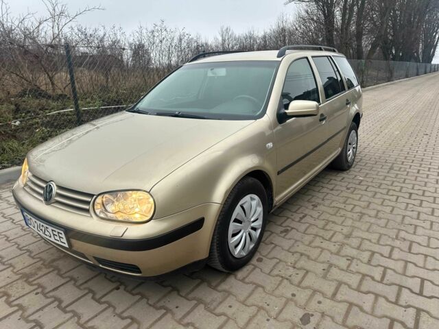 Желтый Фольксваген Гольф, объемом двигателя 1.6 л и пробегом 245 тыс. км за 3700 $, фото 1 на Automoto.ua