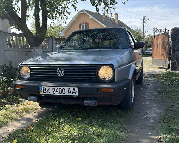 Серый Фольксваген Гольф, объемом двигателя 1.6 л и пробегом 300 тыс. км за 950 $, фото 1 на Automoto.ua