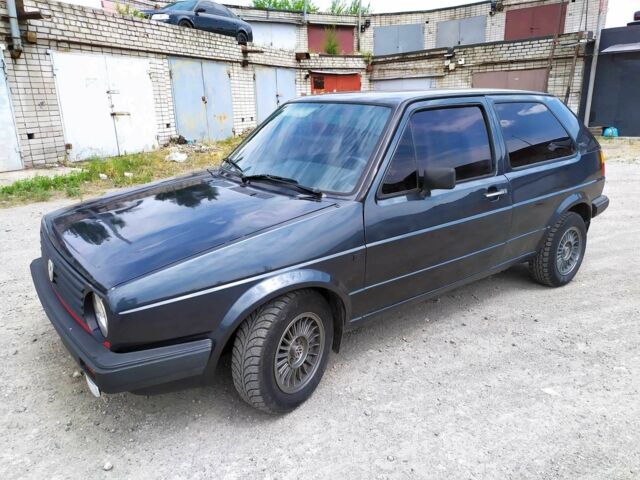 Серый Фольксваген Гольф, объемом двигателя 1.6 л и пробегом 300 тыс. км за 1600 $, фото 1 на Automoto.ua