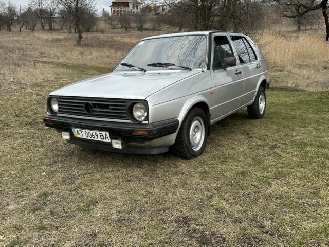 Серый Фольксваген Гольф, объемом двигателя 1.6 л и пробегом 231 тыс. км за 632 $, фото 1 на Automoto.ua