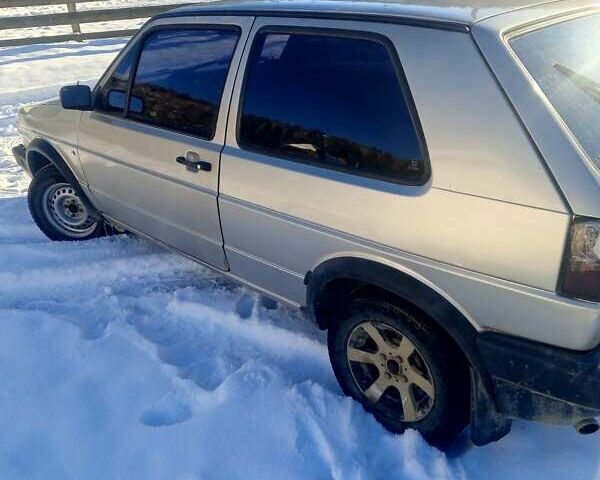 Серый Фольксваген Гольф, объемом двигателя 1.6 л и пробегом 300 тыс. км за 1100 $, фото 1 на Automoto.ua