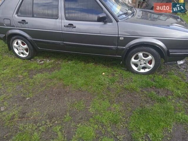 Серый Фольксваген Гольф, объемом двигателя 1.8 л и пробегом 250 тыс. км за 1750 $, фото 1 на Automoto.ua