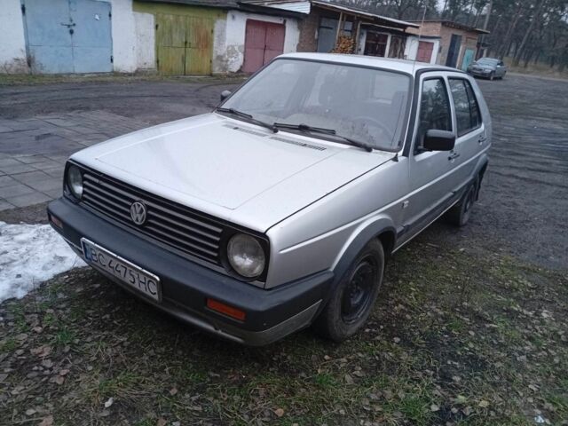 Серый Фольксваген Гольф, объемом двигателя 1.6 л и пробегом 325 тыс. км за 1267 $, фото 1 на Automoto.ua