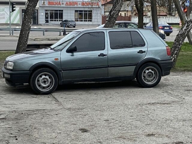 Сірий Фольксваген Гольф, об'ємом двигуна 0 л та пробігом 100 тис. км за 2000 $, фото 1 на Automoto.ua