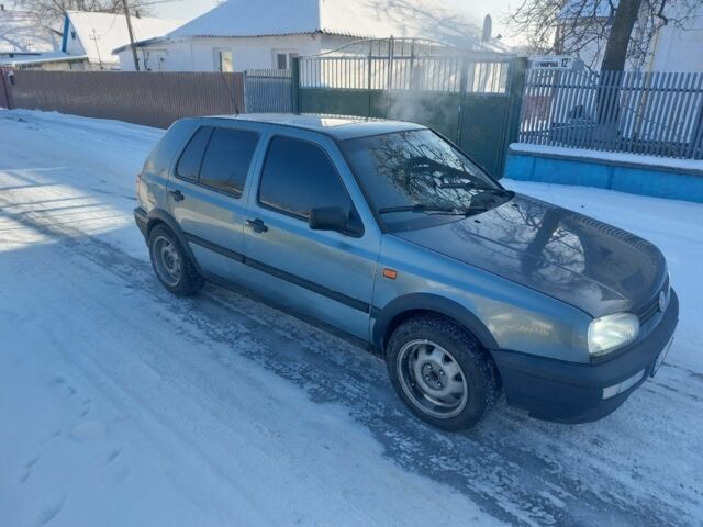 Серый Фольксваген Гольф, объемом двигателя 1.8 л и пробегом 200 тыс. км за 1650 $, фото 1 на Automoto.ua