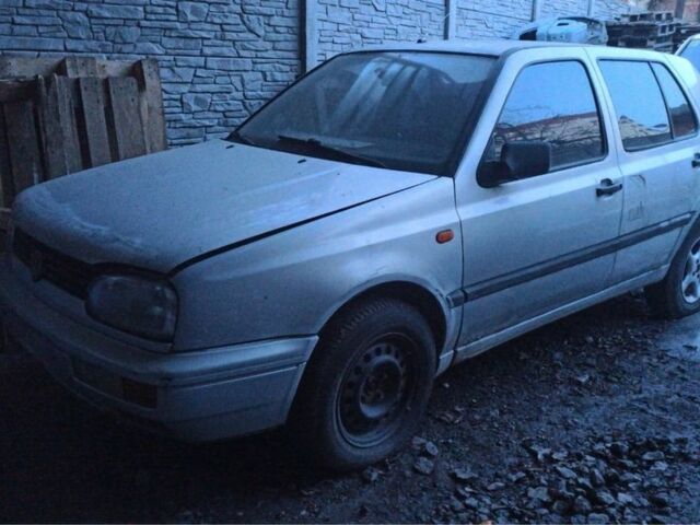 Серый Фольксваген Гольф, объемом двигателя 1.9 л и пробегом 300 тыс. км за 1500 $, фото 1 на Automoto.ua