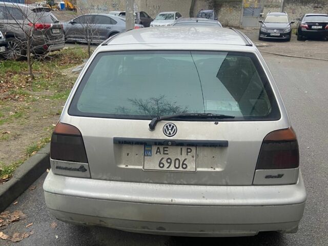 Серый Фольксваген Гольф, объемом двигателя 1.8 л и пробегом 100 тыс. км за 1700 $, фото 1 на Automoto.ua