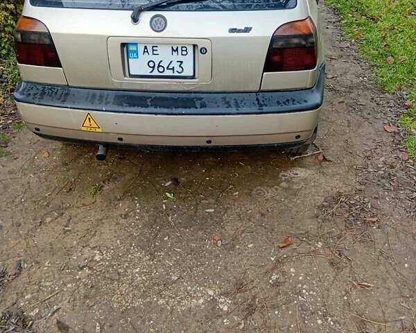 Серый Фольксваген Гольф, объемом двигателя 1.8 л и пробегом 200 тыс. км за 1700 $, фото 1 на Automoto.ua