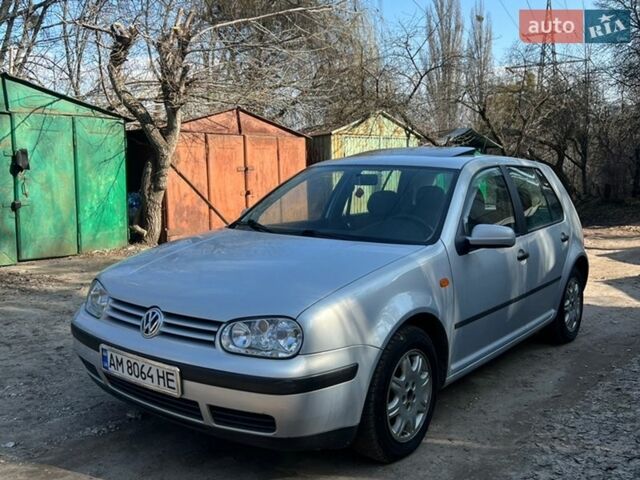 Серый Фольксваген Гольф, объемом двигателя 1.4 л и пробегом 230 тыс. км за 3700 $, фото 1 на Automoto.ua