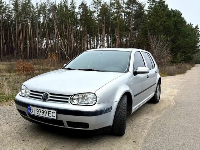 Серый Фольксваген Гольф, объемом двигателя 1.6 л и пробегом 209 тыс. км за 3900 $, фото 1 на Automoto.ua