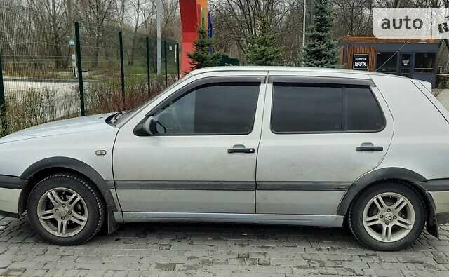 Серый Фольксваген Гольф, объемом двигателя 1.4 л и пробегом 260 тыс. км за 2699 $, фото 1 на Automoto.ua