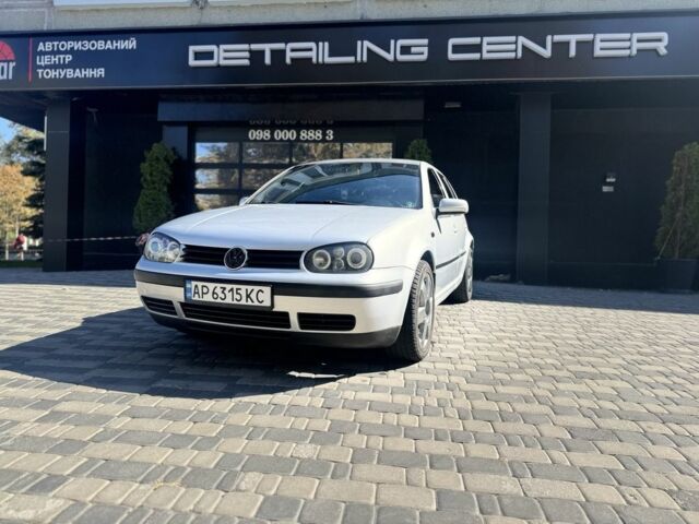 Серый Фольксваген Гольф, объемом двигателя 1.6 л и пробегом 250 тыс. км за 4200 $, фото 1 на Automoto.ua