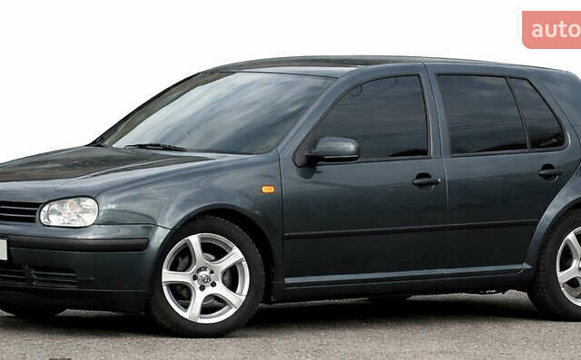 Серый Фольксваген Гольф, объемом двигателя 1.6 л и пробегом 260 тыс. км за 4200 $, фото 1 на Automoto.ua