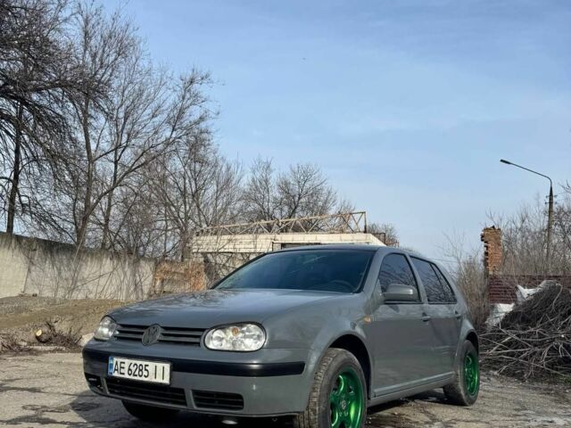 Серый Фольксваген Гольф, объемом двигателя 1.4 л и пробегом 300 тыс. км за 3500 $, фото 1 на Automoto.ua