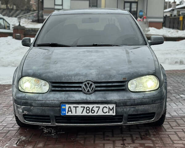 Серый Фольксваген Гольф, объемом двигателя 1.6 л и пробегом 302 тыс. км за 2199 $, фото 1 на Automoto.ua