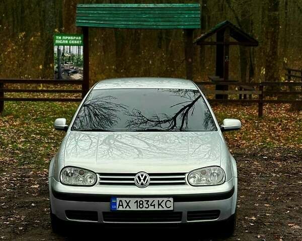 Серый Фольксваген Гольф, объемом двигателя 1.39 л и пробегом 251 тыс. км за 4500 $, фото 1 на Automoto.ua